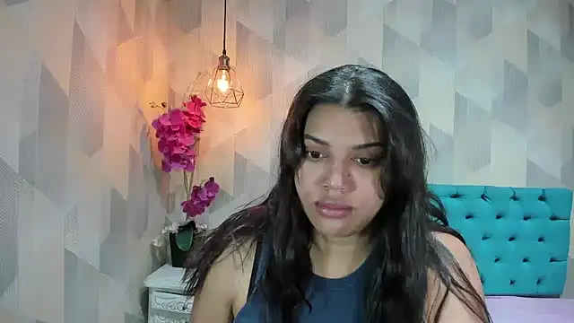 LindaBreeS online show from May 31, 1:39 pm