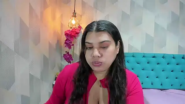 LindaBreeS online show from June 9, 2:16 pm