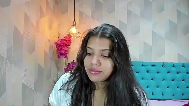 LindaBreeS online show from June 16, 3:35 pm