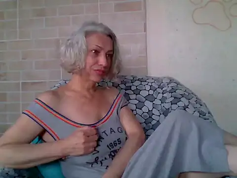 Lorie Carrie online show from July 13, 9:32 am
