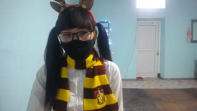 elllaaxx online show from December 18, 5:12 am