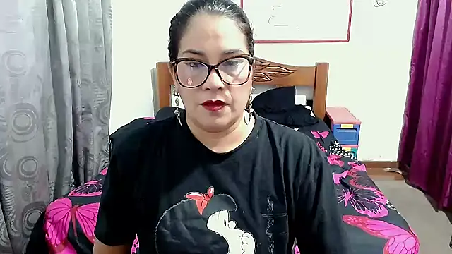 Snapshot of Mistresskloe01 chatting on September 23, 12:36 pm Mistresskloe01 online show from September 23, 12:36 pm