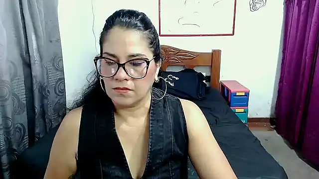 Snapshot of Mistresskloe01 chatting on September 12, 12:34 pm Mistresskloe01 online show from September 12, 12:34 pm