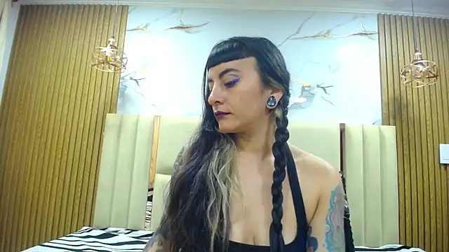 Naughty Kittenm online show from June 17, 11:44 am