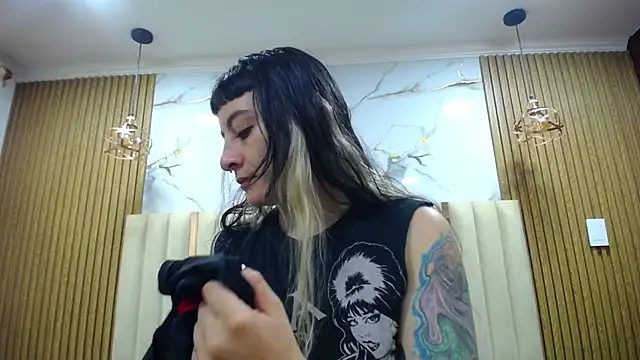 Naughty Kittenm online show from June 16, 11:33 am