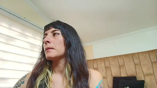 Naughty Kittenm online show from March 6, 5:52 pm