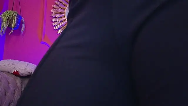 Julieta Russell online show from December 19, 11:24 am