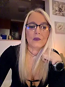 kikkastar online show from March 29, 7:46 pm