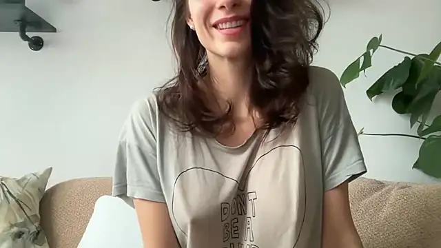 Mary Wet online show from October 15, 3:03 pm