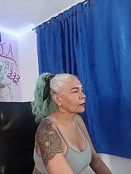 freyadevil333 online show from June 19, 9:02 am