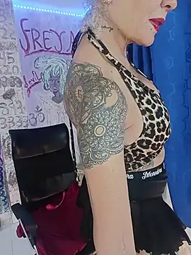 freyadevil333 online show from July 2, 3:23 am