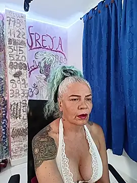 freyadevil333 online show from June 21, 11:36 am
