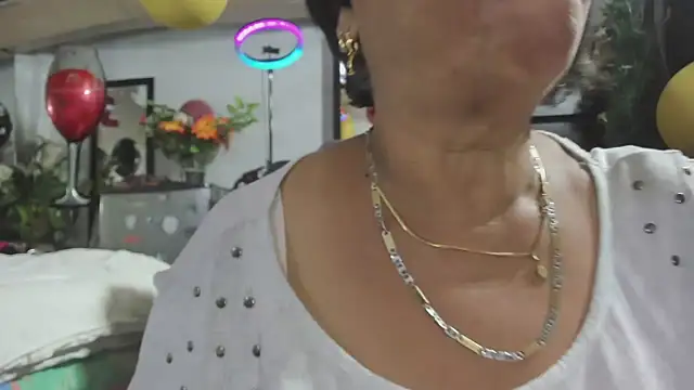 Mrs mommy  online show from November 8, 11:21 pm