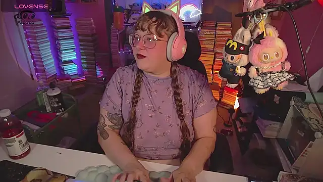 FatVeronica online show from July 26, 5:20 pm