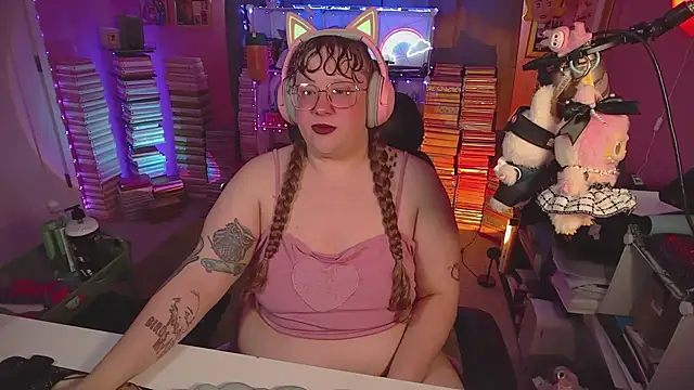 FatVeronica online show from June 29, 5:12 pm