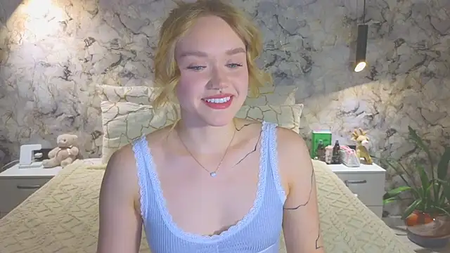 Aurora Golden1 online show from December 3, 5:04 pm