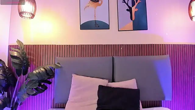 NicolleeEvanss online show from July 7, 11:46 am