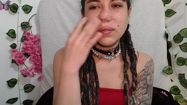 Snapshot of Hellen_dumont chatting on October 9, 6:17 am Hellen dumont online show from October 9, 6:17 am