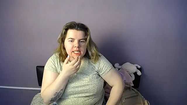 so shy online show from June 13, 7:28 am