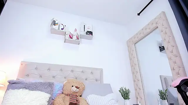 lorennahernandez01 online show from December 22, 11:35 am