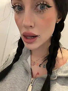 Melissa crazy online show from May 7, 9:18 pm