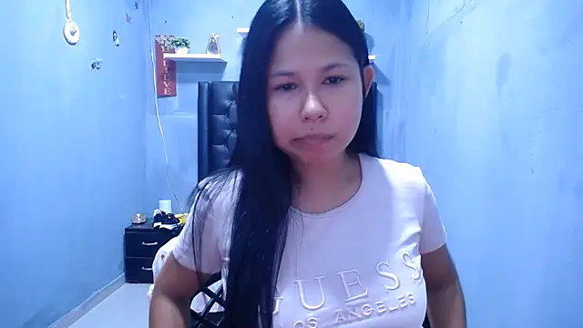 Letty Plugxo online show from July 22, 1:34 pm