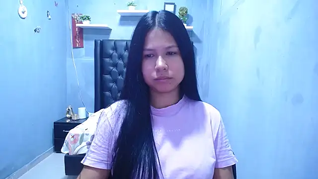 Letty Plugxo online show from May 4, 1:04 pm