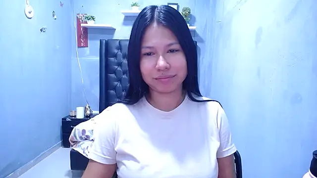 Letty Plugxo online show from June 15, 2:06 pm