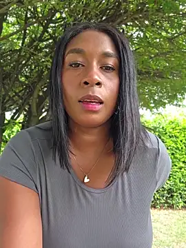 HanaThompson online show from June 22, 5:43 pm