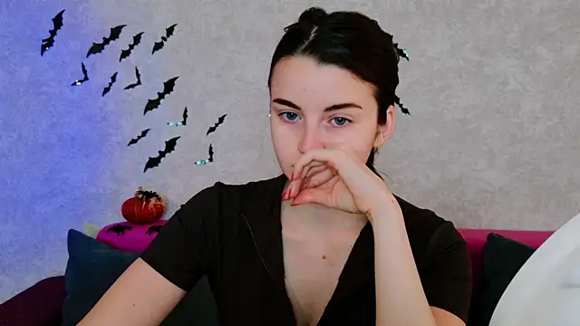 Snapshot of Miss_Arwen chatting on October 13, 3:20 am Miss Arwen online show from October 13, 3:20 am