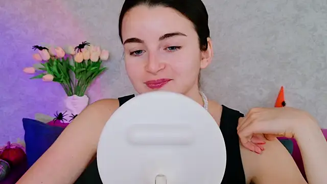 Snapshot of Miss_Arwen chatting on October 7, 5:23 am Miss Arwen online show from October 7, 5:23 am