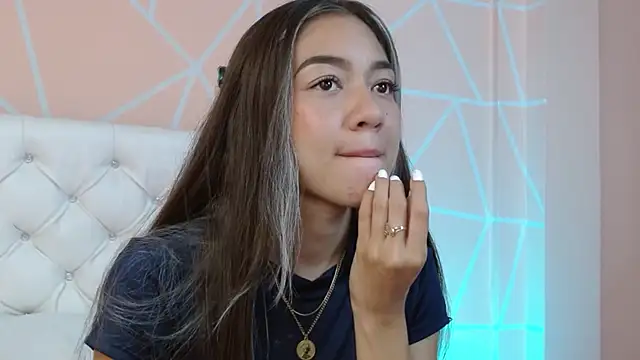 hantonella  online show from October 3, 9:20 pm