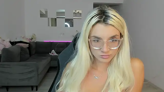 LovelyBianca online show from September 15, 9:55 pm