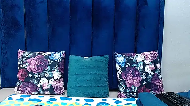HotSmallTits online show from June 17, 7:15 pm