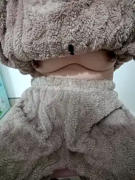 SweetGirl2k2 online show from November 3, 2:04 am