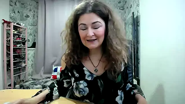 Helen1974 online show from May 7, 1:54 am