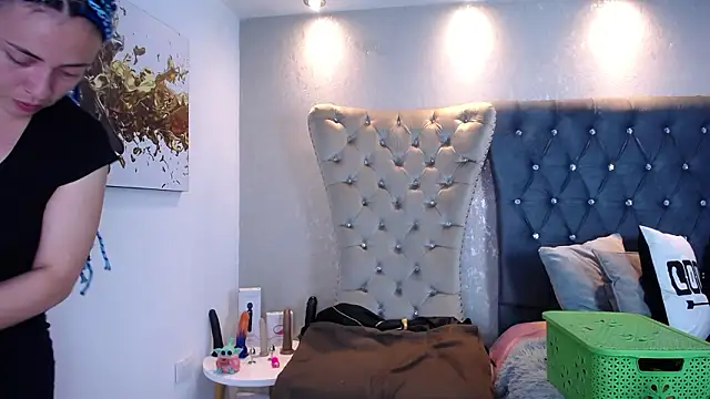 CaroFisher online show from March 17, 1:15 pm