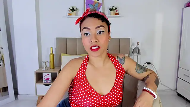Zoe Gruber online show from May 5, 11:19 pm