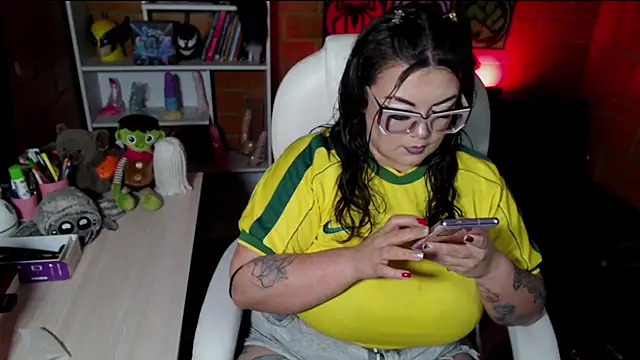 juliette rd online show from November 29, 7:45 am