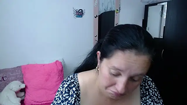CristialJones  online show from October 18, 3:15 pm
