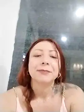 Snapshot of malusexy33 chatting on October 28, 11:20 pm malusexy33 online show from October 28, 11:20 pm