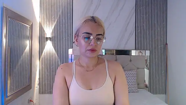 ashley  tylor online show from June 9, 4:06 pm
