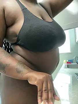 fantasygyal online show from June 24, 3:44 pm
