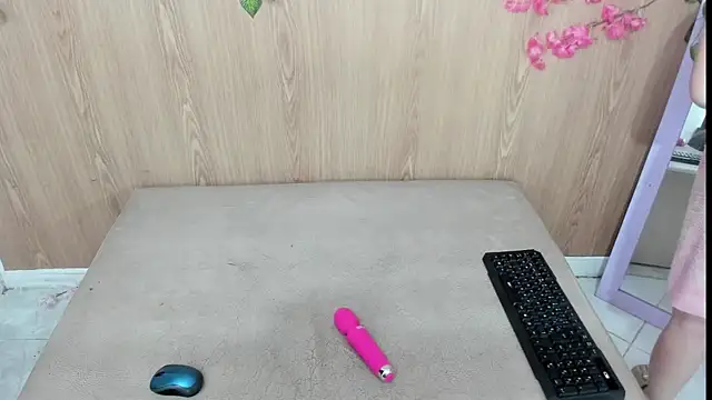 jenelotizz06 online show from August 3, 5:11 am