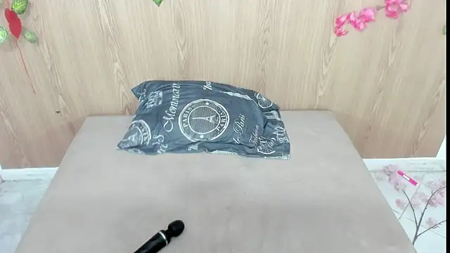 jenelotizz06 online show from January 8, 2:48 am