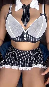 YourThirstySlut online show from August 5, 7:42 pm