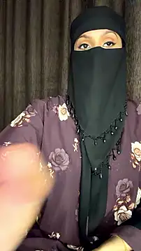YourThirstySlut online show from August 7, 6:37 pm