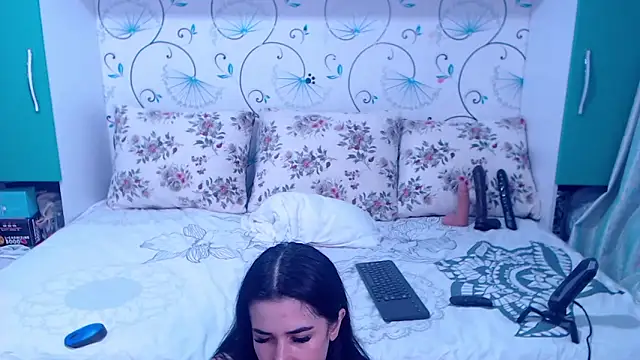 demiemorre online show from November 23, 7:00 am