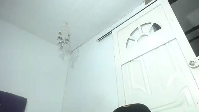 Squirter pussybomb online show from July 26, 7:27 am
