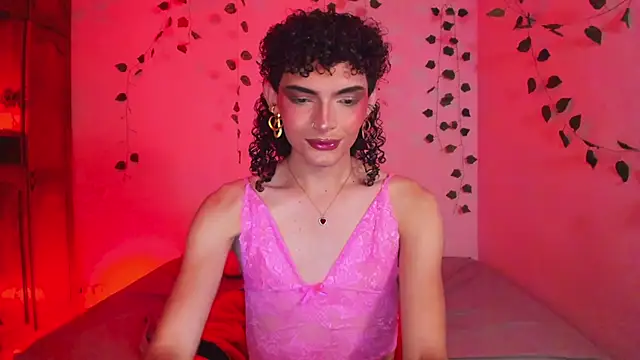 Snapshot of lucianromero chatting on September 8, 5:23 pm lucianromero online show from September 8, 5:23 pm